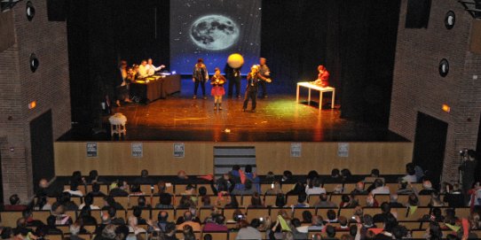 L'Auditori en un moment de la representació teatral que va fer el centre ocupacional TEB Castellar en Nadal de 2012.