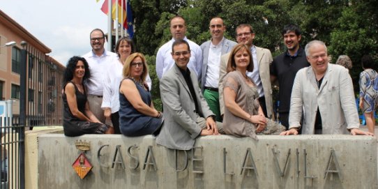 L'alcalde i els 10 regidors de Som de Castellar-PSC que conformen l'actual Equip de Govern.