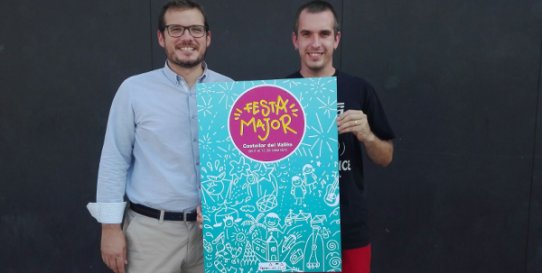 El regidor de Cultura, Aleix Canalís, i el guanyador del concurs de cartells de Festa Major, Xavier Miralles