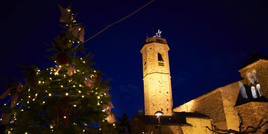 L'arbre dels desitjos i l'estel del campanar, l'any 2019.