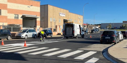 Imatge dels nous asfaltats al polígon industrial del Pla de la Bruguera.