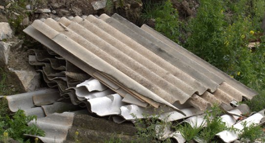 Imatge de la forma més usual de fibrociment o "uralita". 