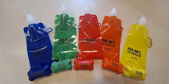 Els obsequis de la campanya "Fes net, fes Castellar". 