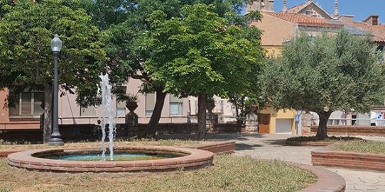 El sortidor de la plaça Major en funcionament.