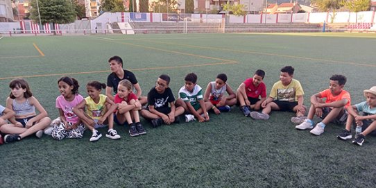 Grup d'infants que participen en el projecte "Vacances en pau".