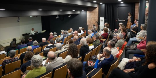 Imatge d'una xerrada "Parlem de música" de la temporada 2024-2025.