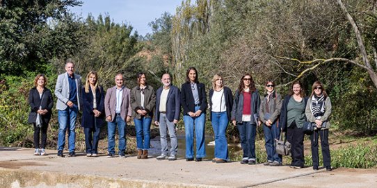 Imatge de totes les autoritats presents a l'acte amb Yolanda Rivera, alcaldessa de Castellar, al centre. Fotografia de Juanma Peláez.