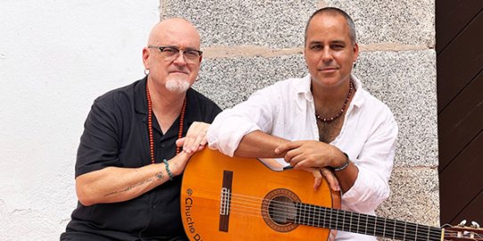 Òscar Garcés (veu) i Chucho Díaz (guitarra i coros).