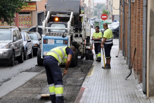 Reparació d'un carrer de Castellar