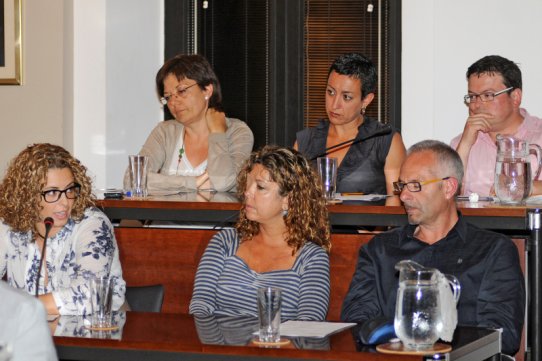 Els regidors de CiU, Gemma Perich, Montse Gatell, Lluís López, Mercè Vallès, Mercè Carbonés i Antonio López