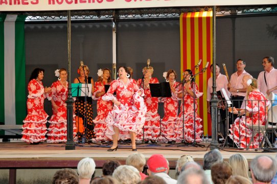 El Coro Rociero Castellarenc, durant una actuació a la Festa Major de 2011