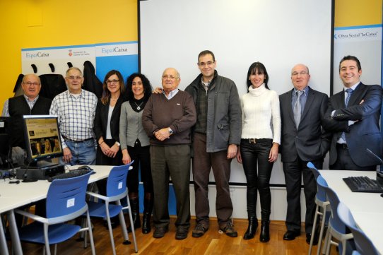 L'acte d'inauguració de la nova aula d'informàtica del Casal Catalunya ha tingut lloc avui dilluns, 17 d desembre.