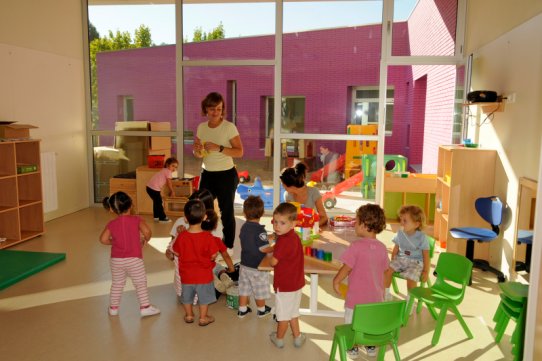 L'Escola Bressol Municipal Colobrers disposa de tres places vacants a l'aula de nadons