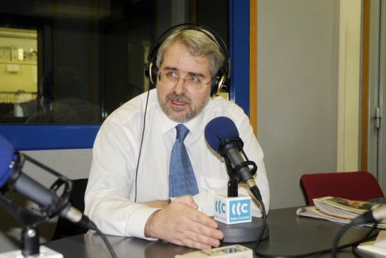 Ferran Tarradellas als estudis de Ràdio Castellar