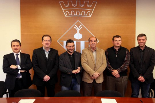 L'acte de cessió de les llumeneres als municipis de Castellar, Barberà, Polinyà i Prats de Lluçanès ha comptat amb l'assistència del tinent d'alcalde, Aleix Canalís