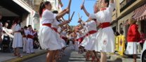Cercavila de Ball de Bastons de Castellar amb les colles de Cànoves i Ball de Bastons dels Blaus de Granollers