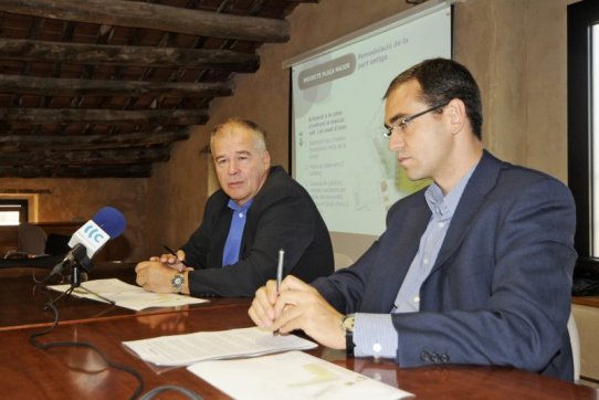 El regidor de Projectes Estratègics, Pepe González, i l'alcalde, Ignasi Giménez, durant la roda de premsa de presentació del projecte