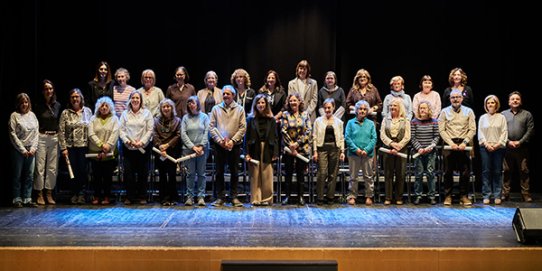 Fotografia de grup dels docents presents a l'acte.
