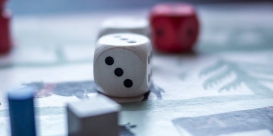 Jocs de taula moderns, per a adults.