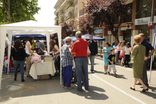 Els establiments del carrer de Prat de la Riba van celebrar dissabte una festa comercial a l’aire lliure