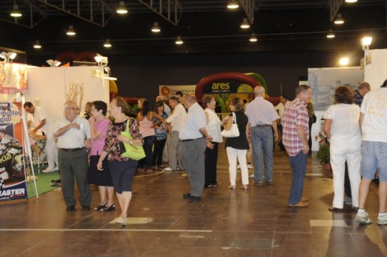 26 establiments de la vila han promocionat els seus productes i serveis a la 10a edició de la Fira Comercial de Castellar