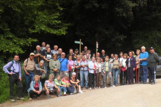 Els participants de la darrera excursió del "Vine i camina +60" del curs 2012-2013